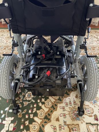 Инвалидная коляска на проводе