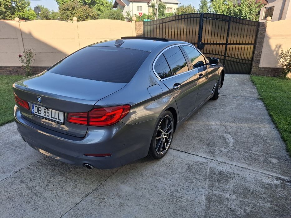 Bmw g30 520d navi mare Distronic plus trapă volan încălzit full Led