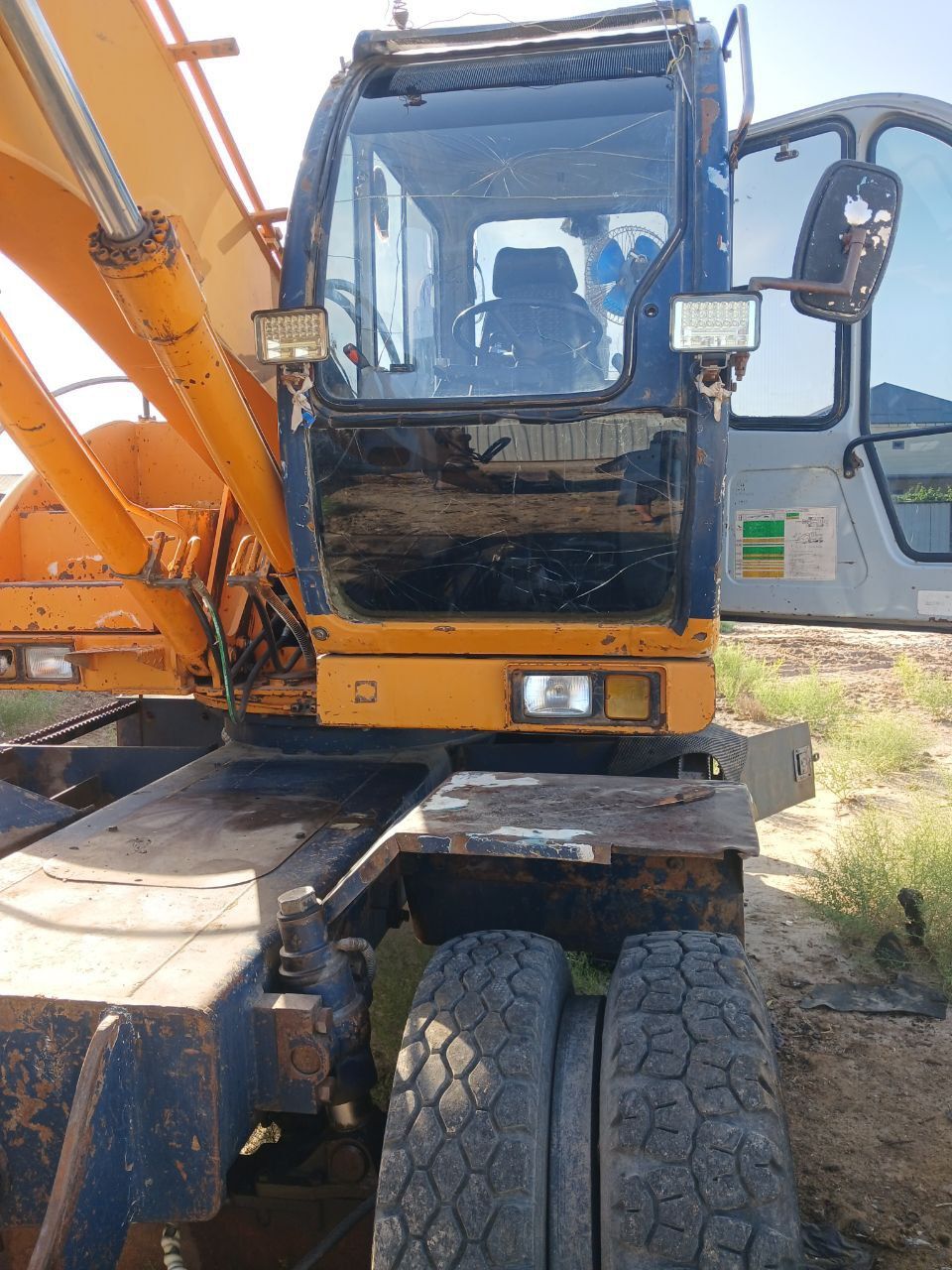 Экскаватор Samsung MX 132