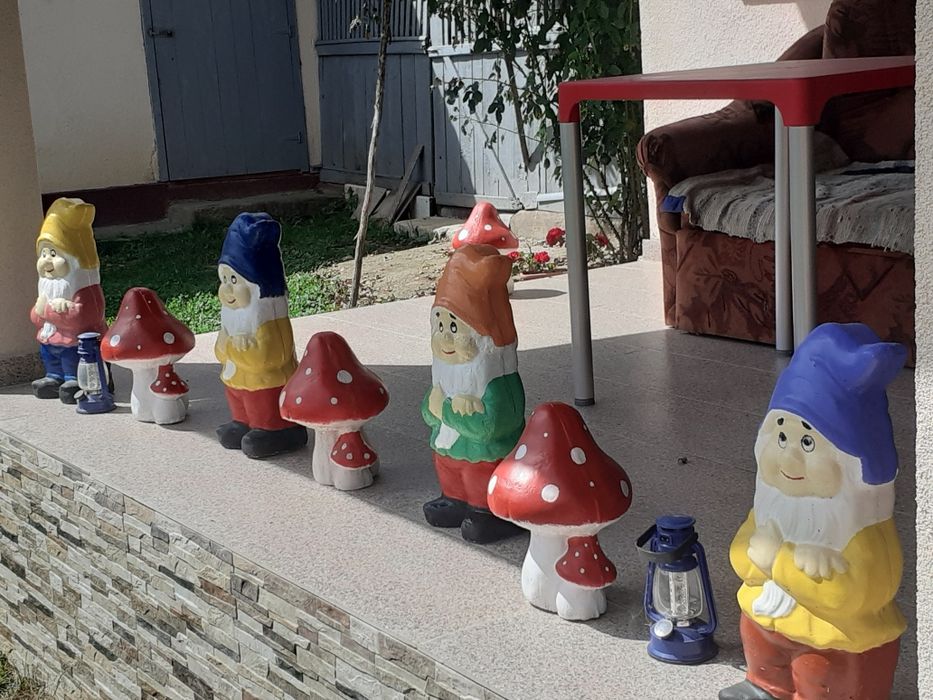 Decoratiuni, pitici,ciuperci