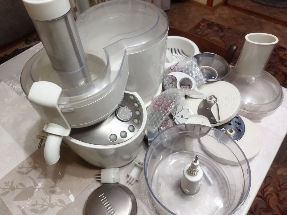 Продам кухонный комбайн