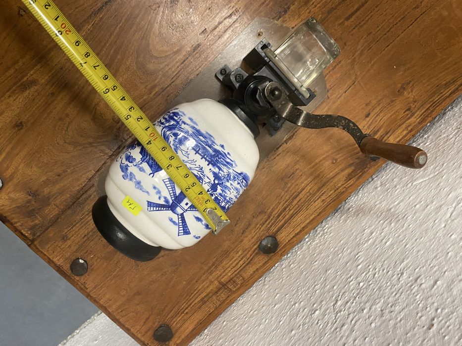 Холандска порцеланова мелничка за кафе кафемелачка делфт delft