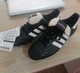 Футболни обувки adidas