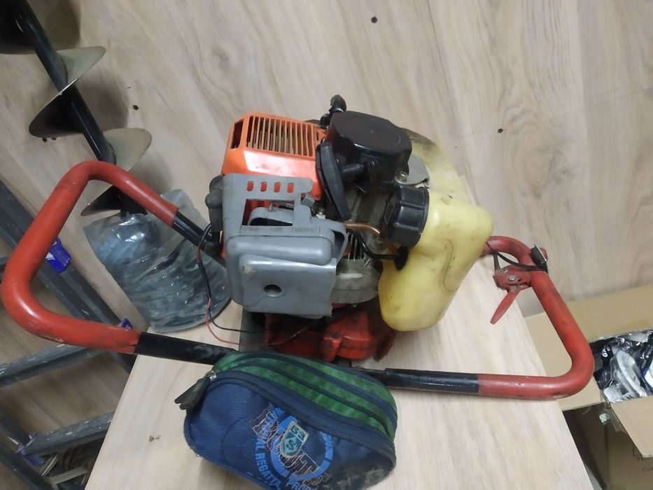 Мотобур , ледоруб