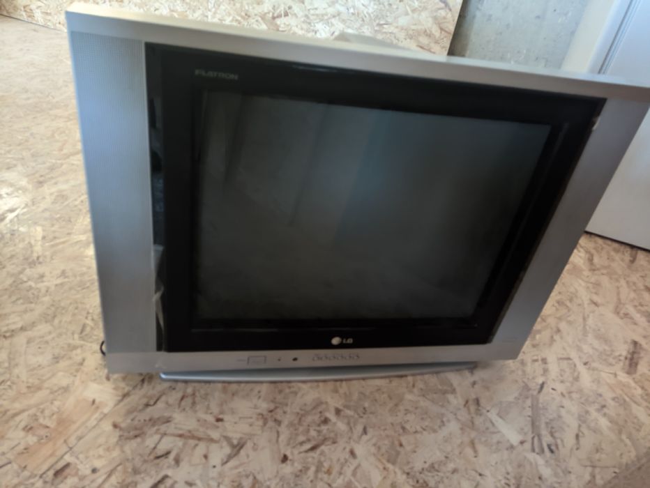 Продам телевизор lg