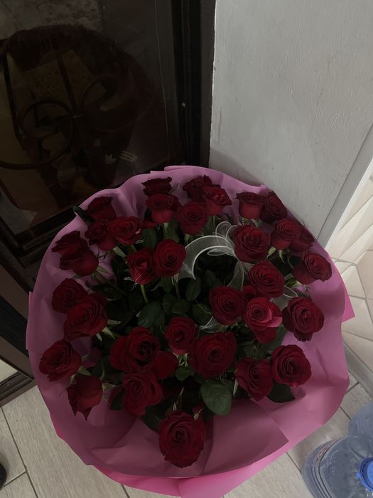 Қызыл роза и горизентема