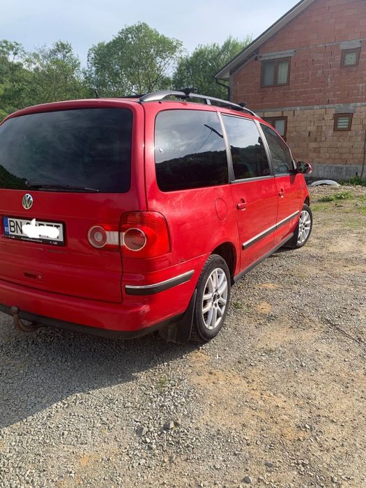 Vând Volkswagen Sharan