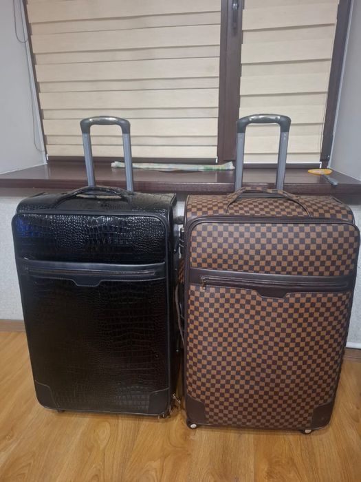 Продам 2 чемодана в отличном состоянии