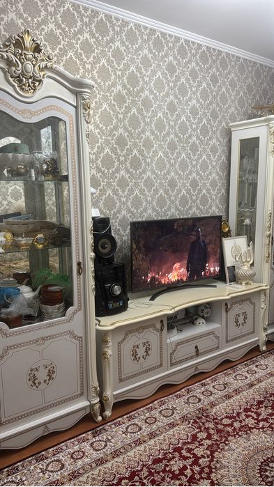 Продам улучшенную двух комнатную кв или обмен на 4 ком с моей доплатой