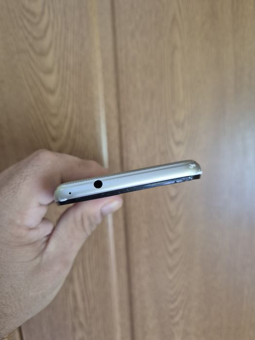 Vând Vodafone 500 TCL Alcatel