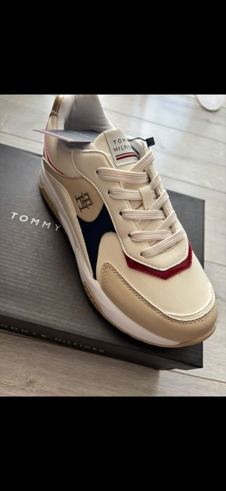 Нови Tommy Hilfiger бежаво, ч и синьо 38 номер 25 см 120 лв