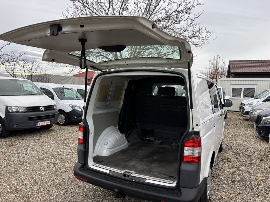Vw transporter cabina 5 locuri 2.0 tdiposibilitate rate