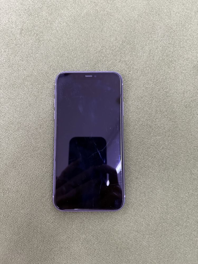 IPhone 11 фиолетового цвета