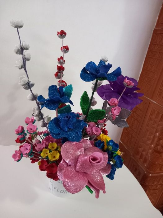 Flori lucrate manual din guma