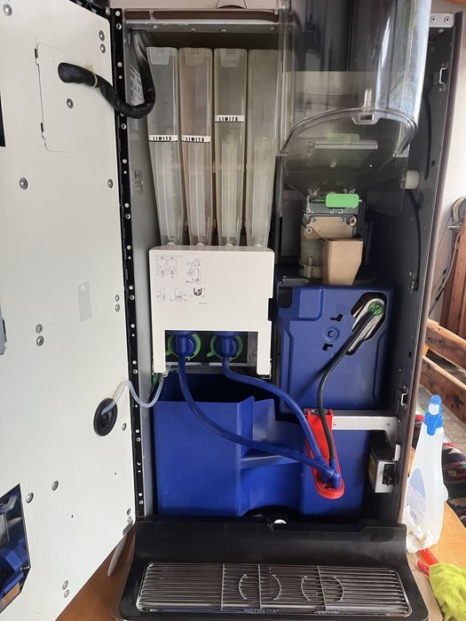 Vand automat cafea rheavendors xm si necta ferrara