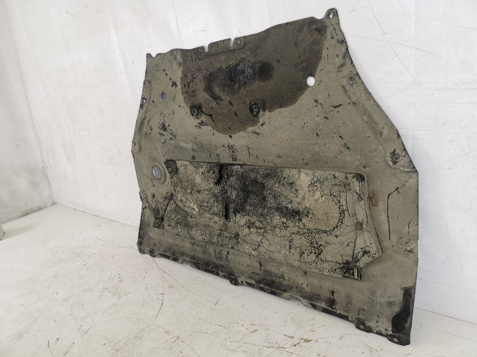 Ауди Q7 / Audi Q7 Пластмасов двигателен картер, оригинален, в добро съ