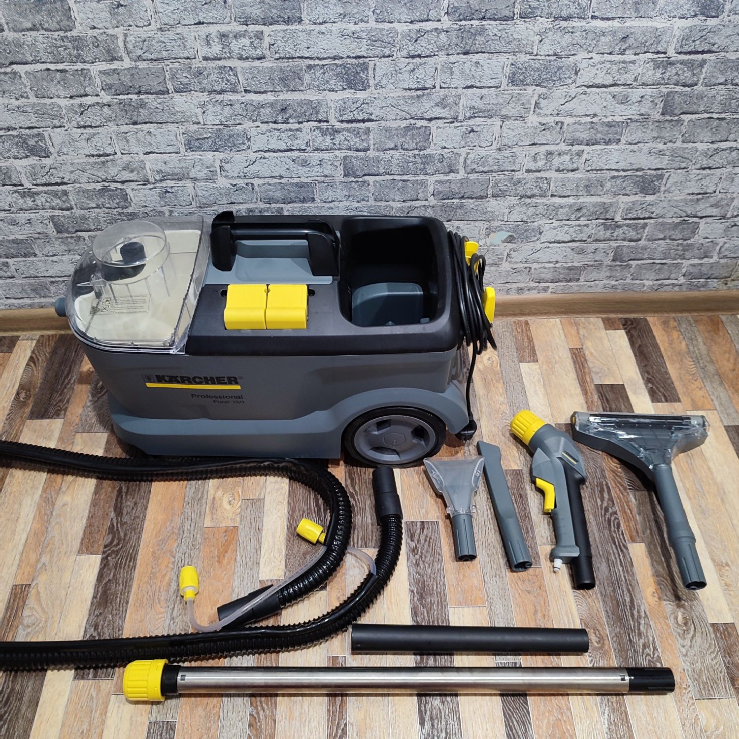 Продам  Karcher Puzzi 10/1
