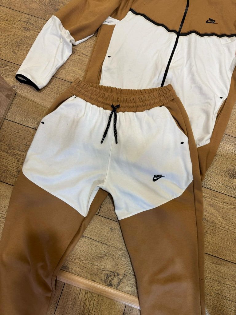 Nike Tech Fleece