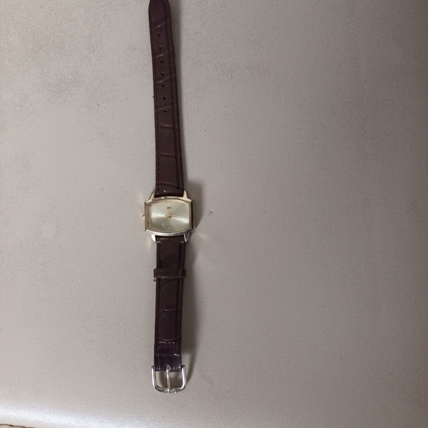 Ceas de mana electronic