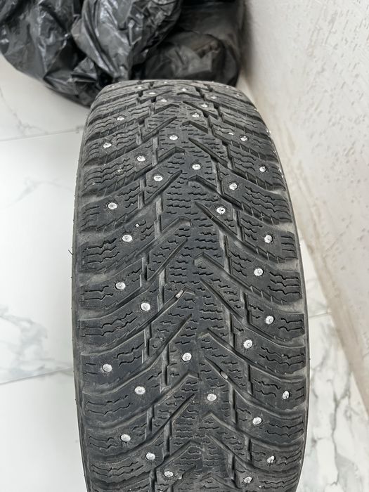 Зимняя резина Шипы в хорошем состоянии