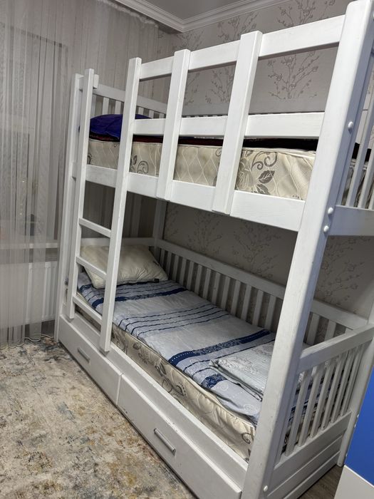 Кроват двухяросный