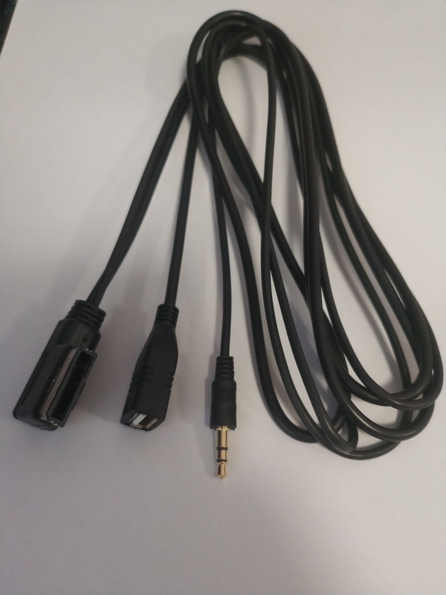Комбиниран кабел Aux in + USB за MMI системи AMI,MDI audi a3,a4,a5,a6,