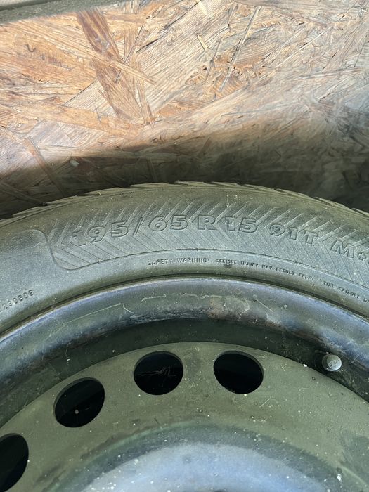 Set jante cu anvelope 195/65/15 iarna