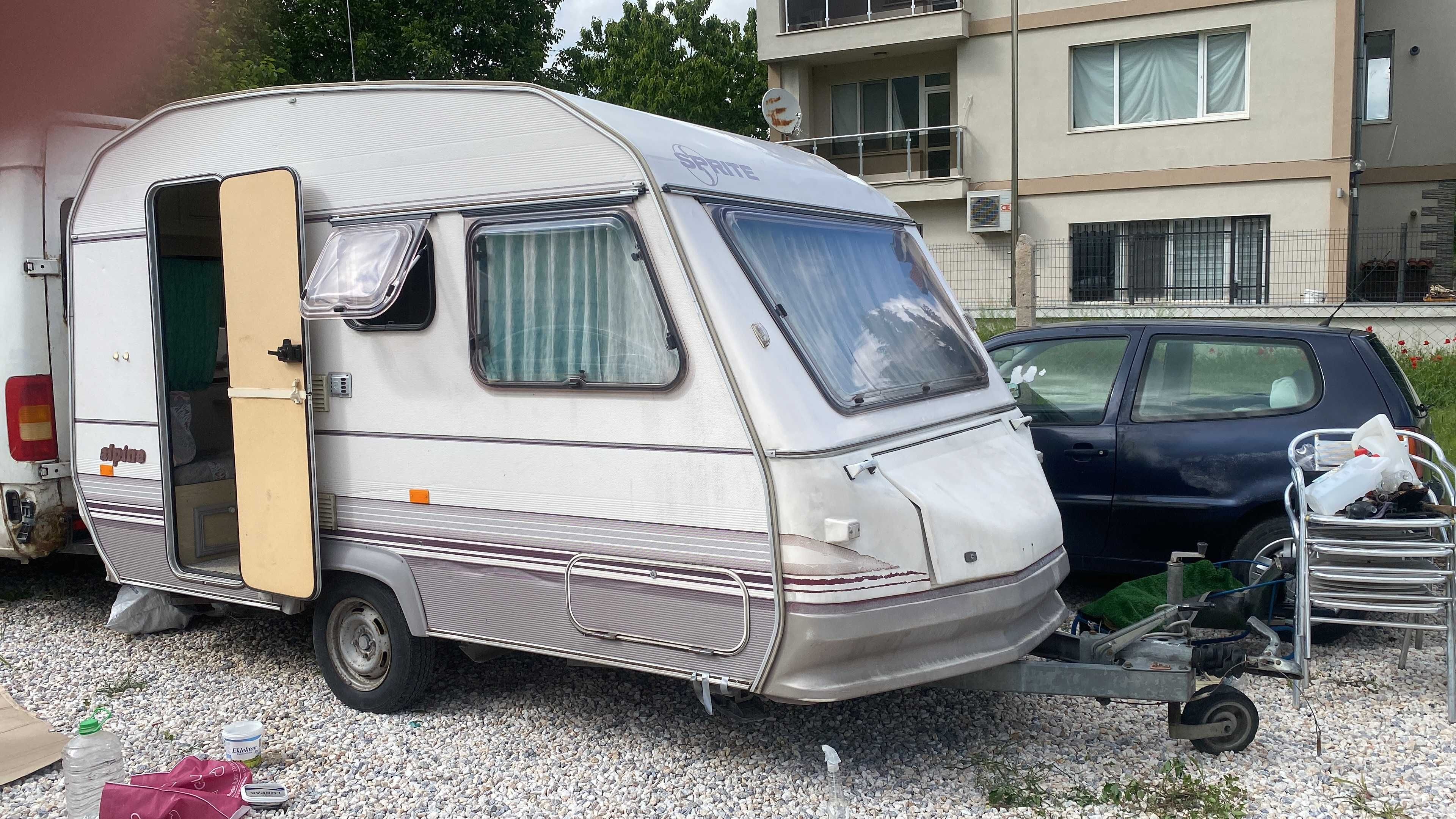 Продавам каравана Алпина 1991 ПЕРФЕКТНО СЪСТОЯНИЕ
