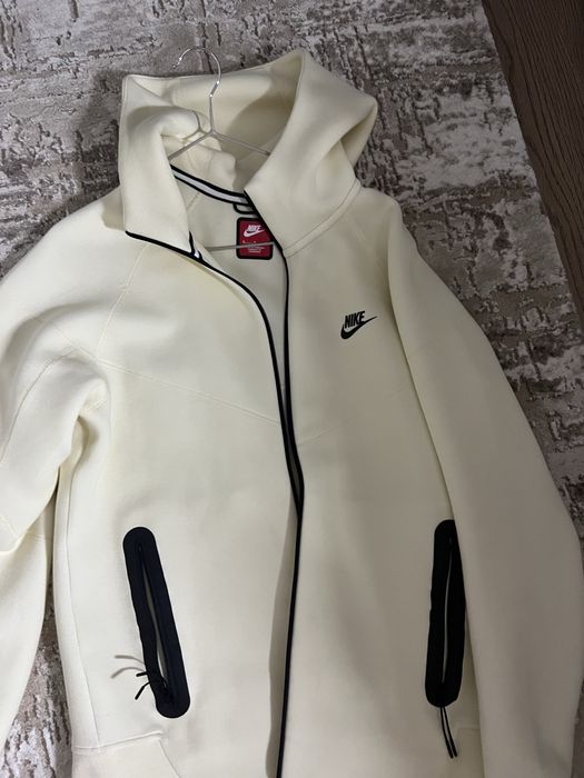 vand nike tech marimea M