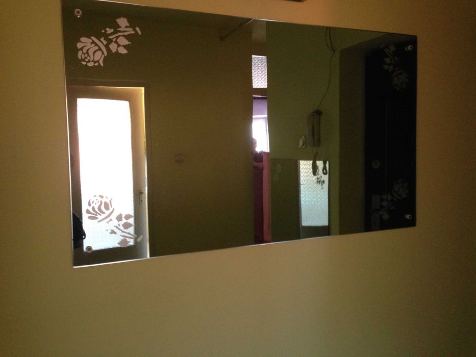 vand oglinda de perete in stare foarte buna,  2 buc, 120/70 aprox,