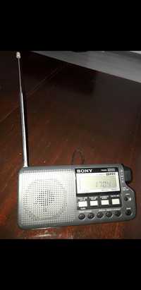 Радио с часовник SONY