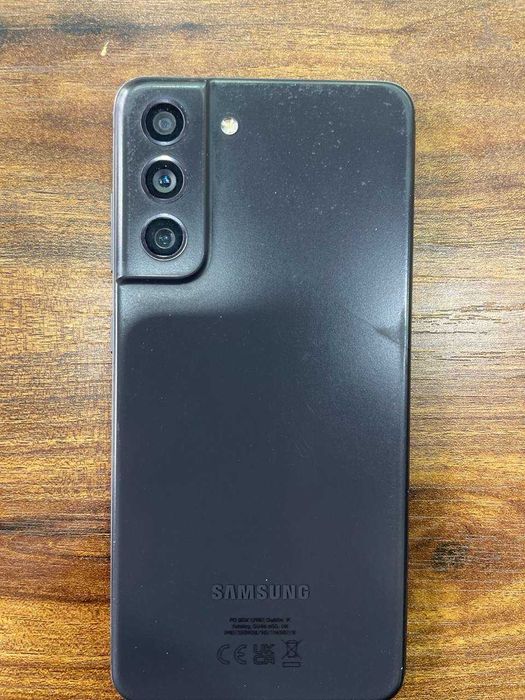 Мобильный телефон