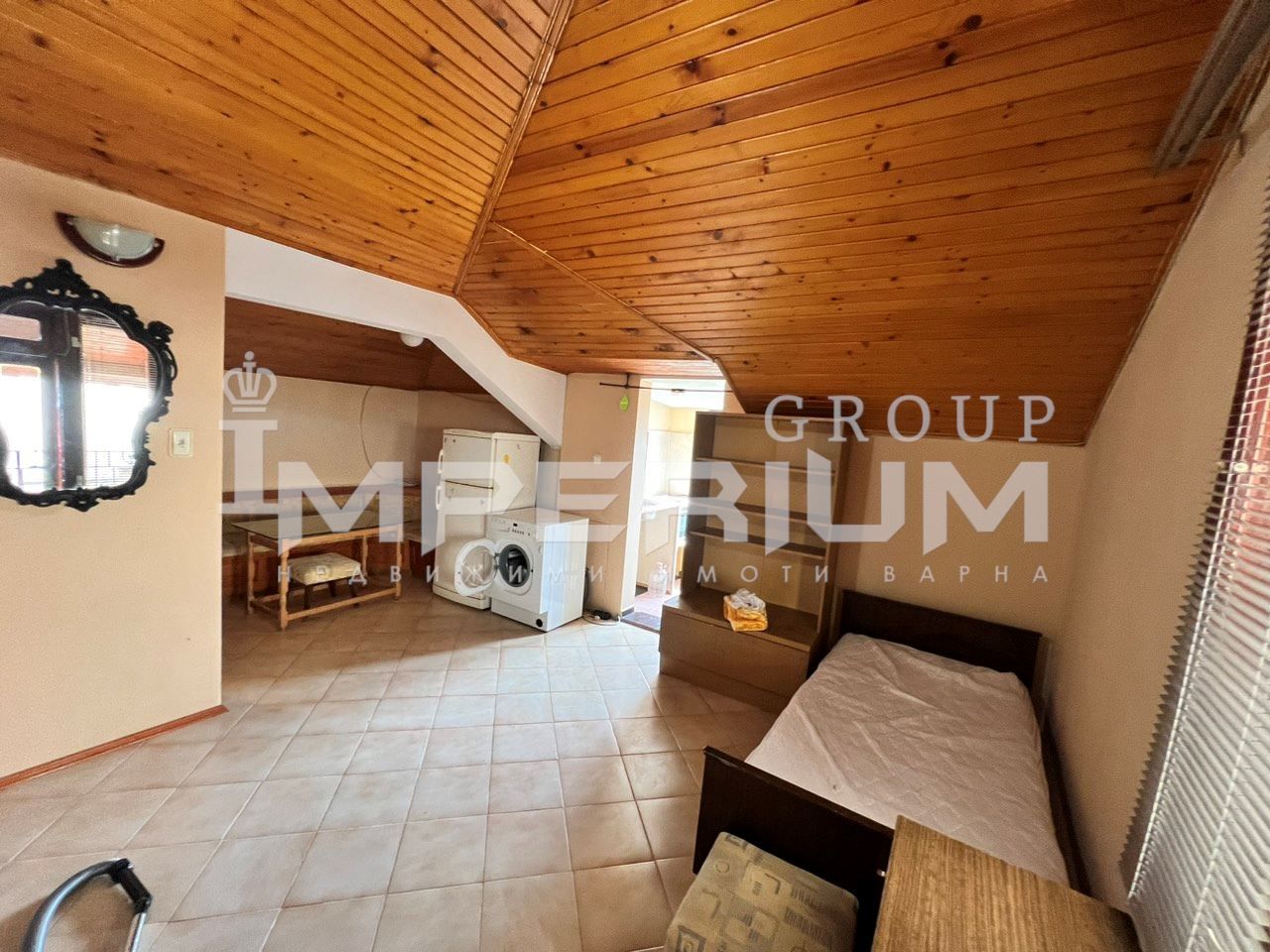 Дава се под наем Едностаен апартамент в Варна, Бриз - 35 кв.м за 255 € - Снимка #1