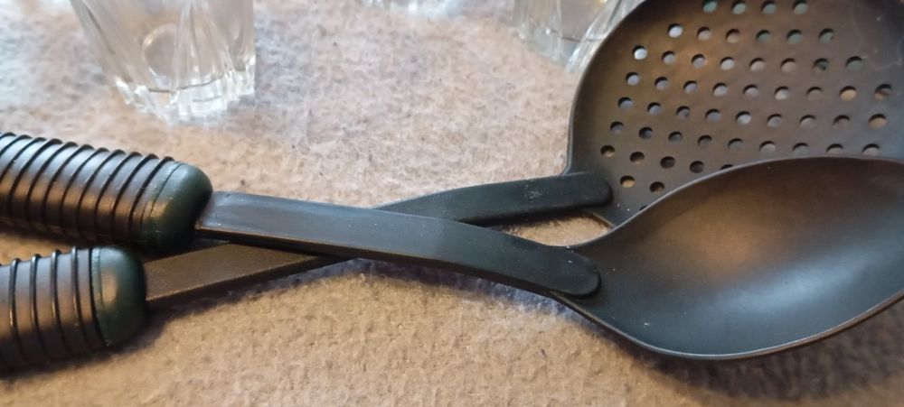 Pahare, infuzor, palete bucatarie