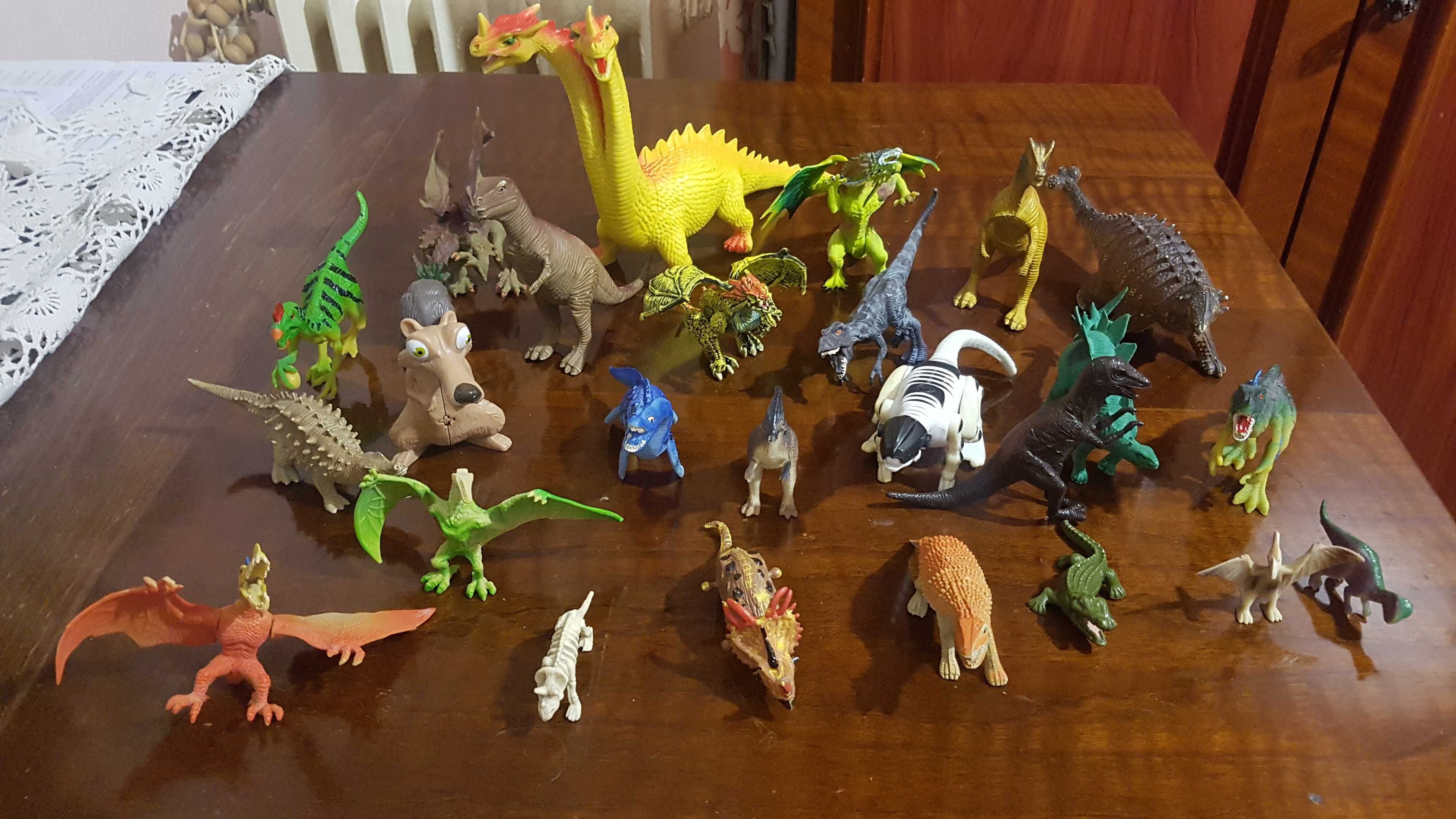 colectie dinozauri soldatei ,lego ,roboti