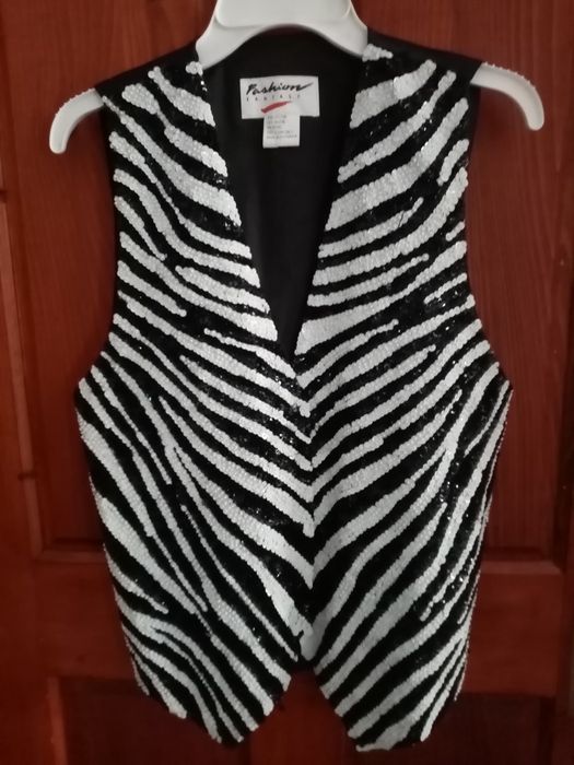 Vesta pentru ocazii adusa din SUA