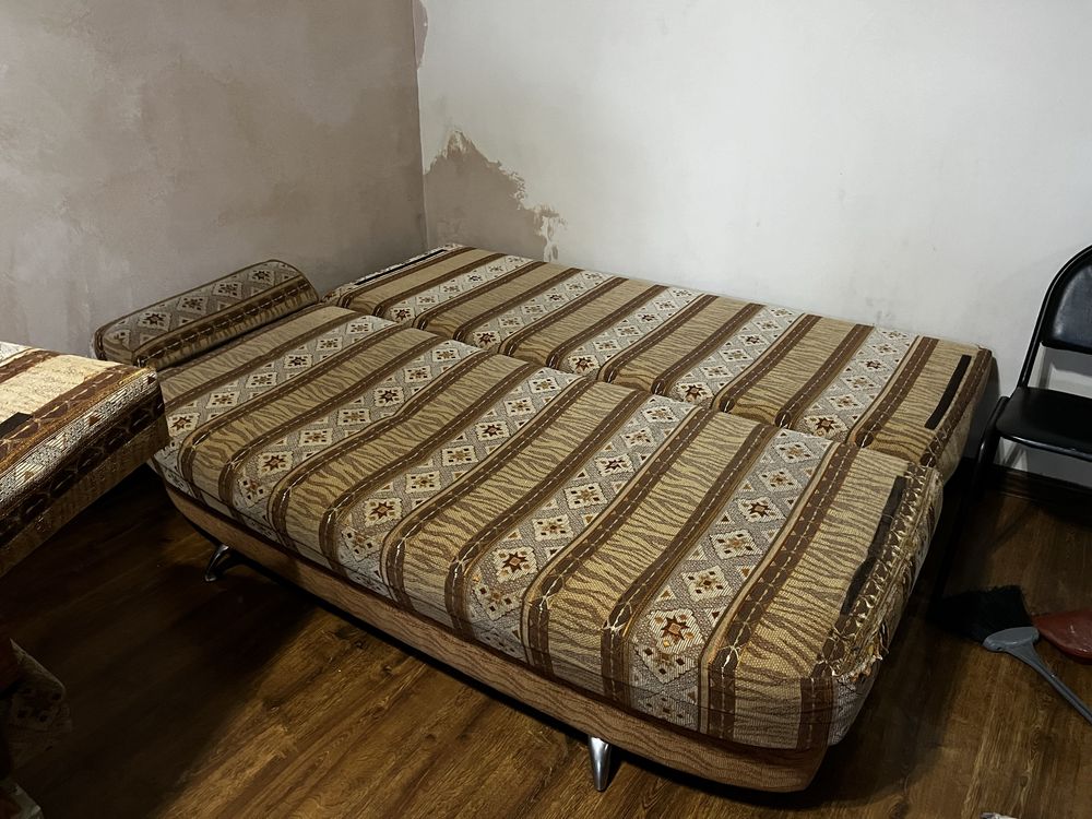 Продам диван и кресла
