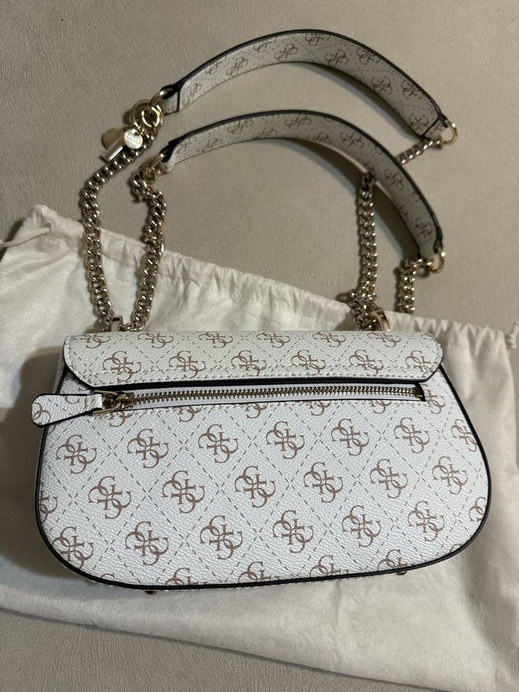 Чисто нова чанта Guess