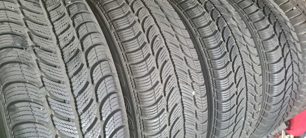 Roti WV Polo cu anvelope 185/60 r15 M+S in stare noua