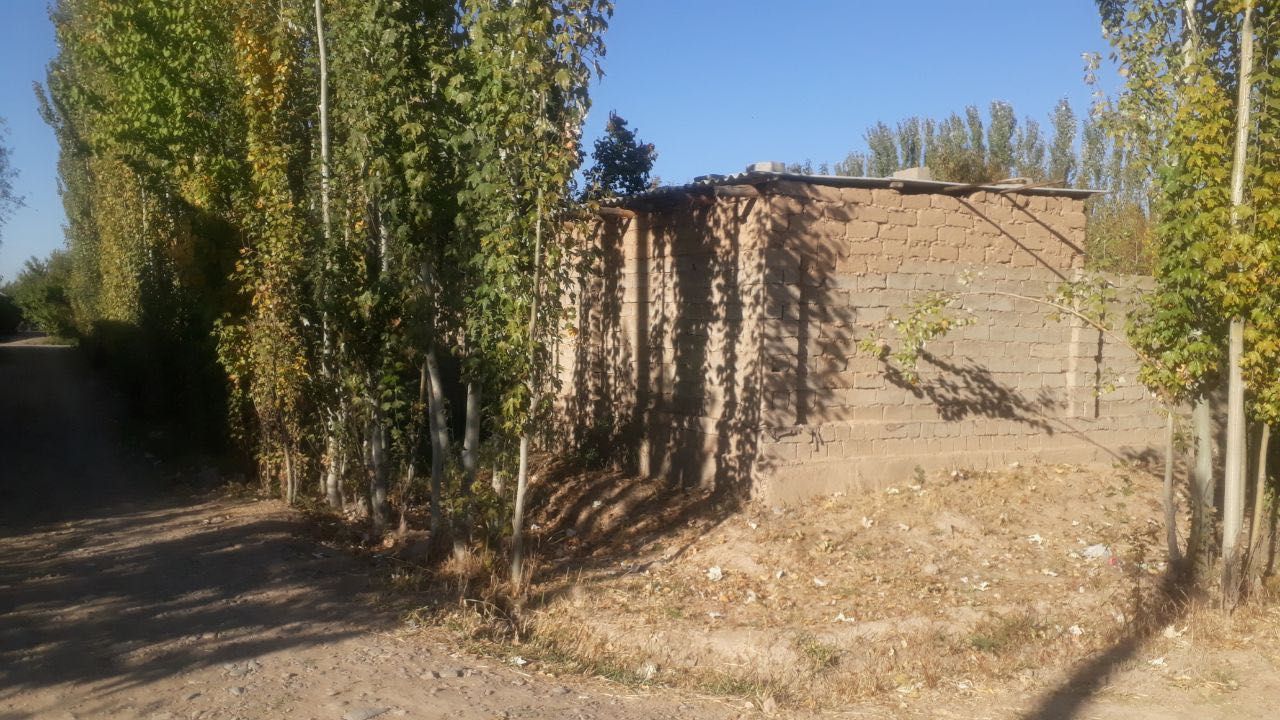 Yer uchastka 4ta yer uchastkasi 6sotixdan 24 sotix sotiladi