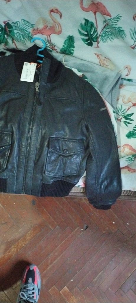 Vind geaca piele dama originala 400 lei neg