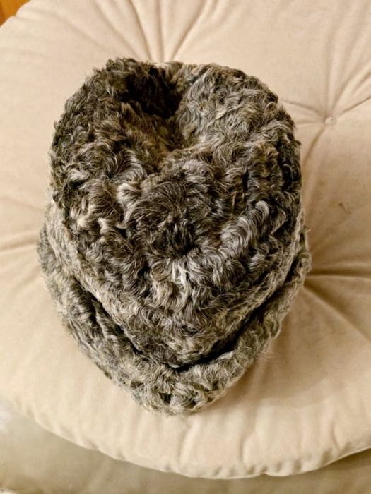 Caciuli astrahan natural, barbatesti