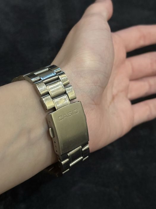 Элегантные унисекс часы Casio