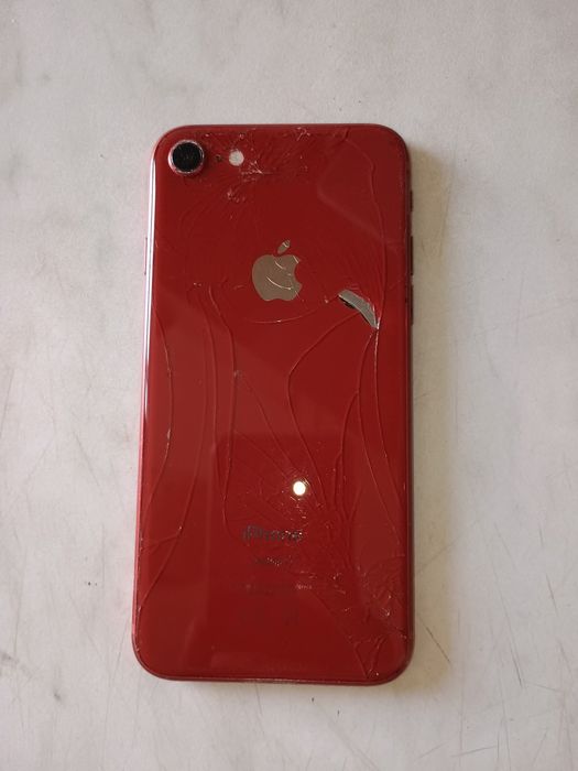 Iphone 8 arata exact ca in poze perfect fuctional