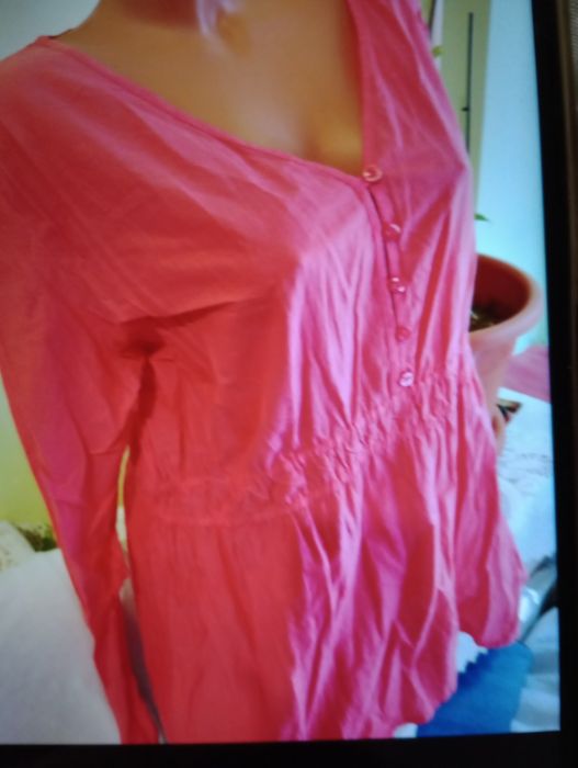 Bluze și fuste de vara, hanorac,,blugi, pantaloni , vesta,