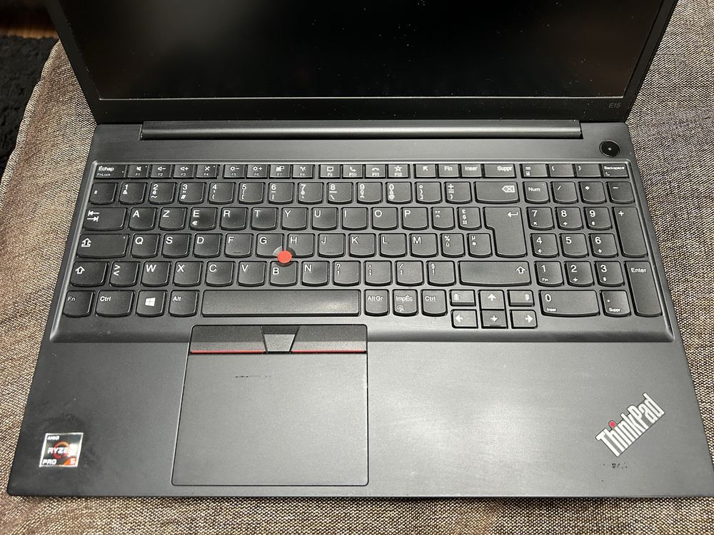 Laptop Lenovo E15