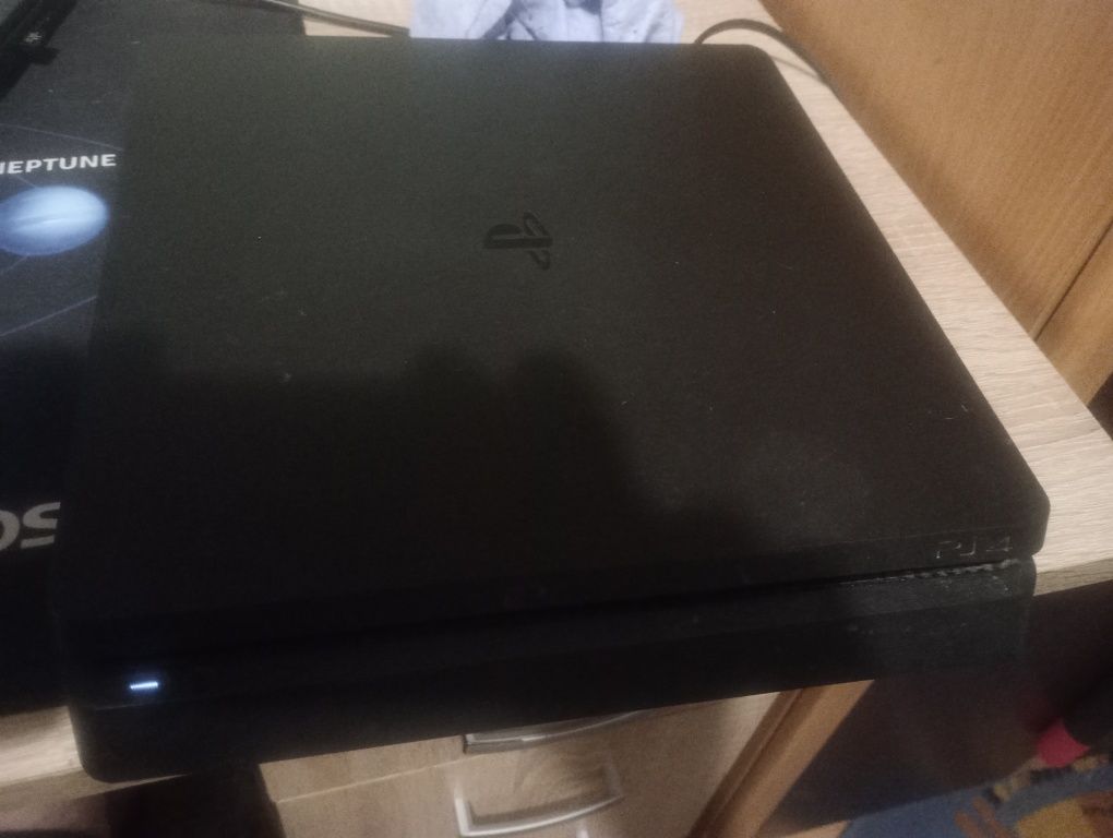 PlayStation 4 slim