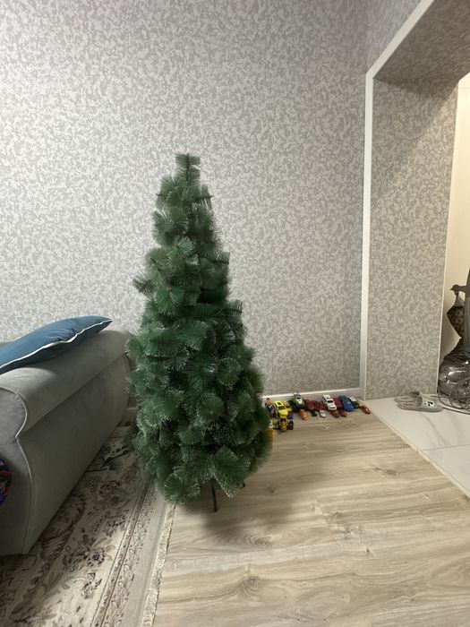 Ёлка хороше состояние