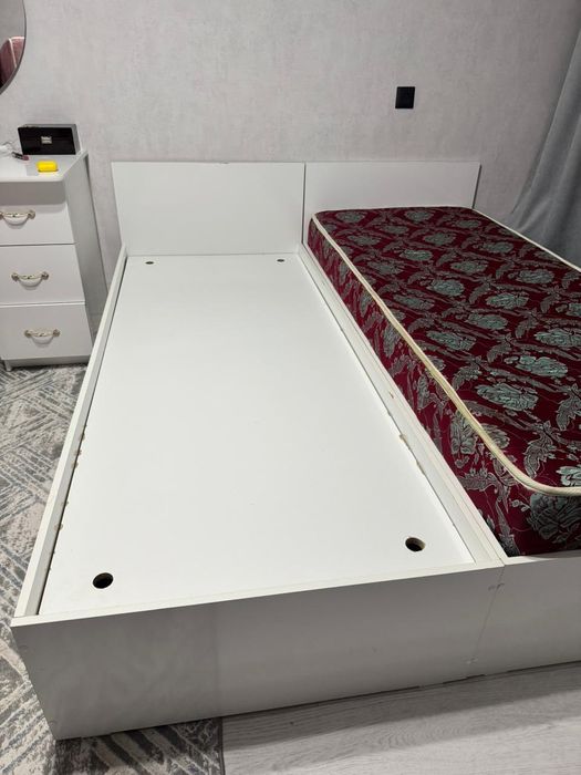 Срочно продам две кровати