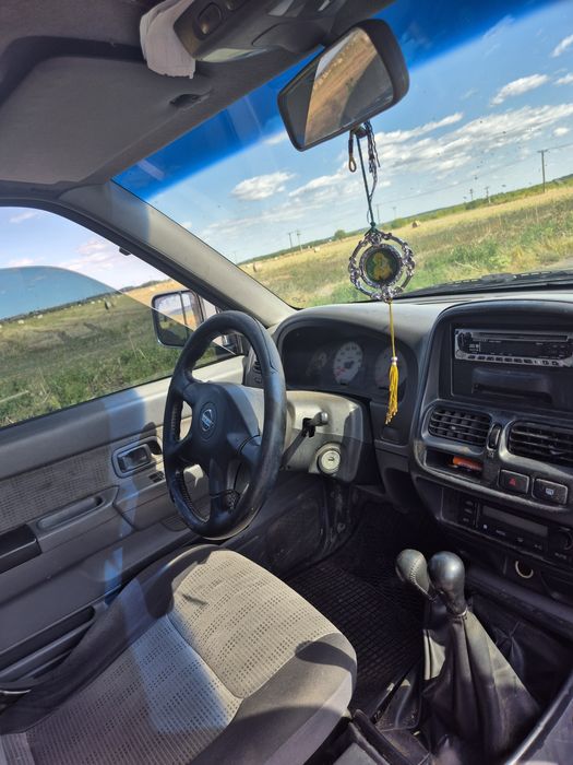 Nissan Navara D22 an 2003 motor 2.5
